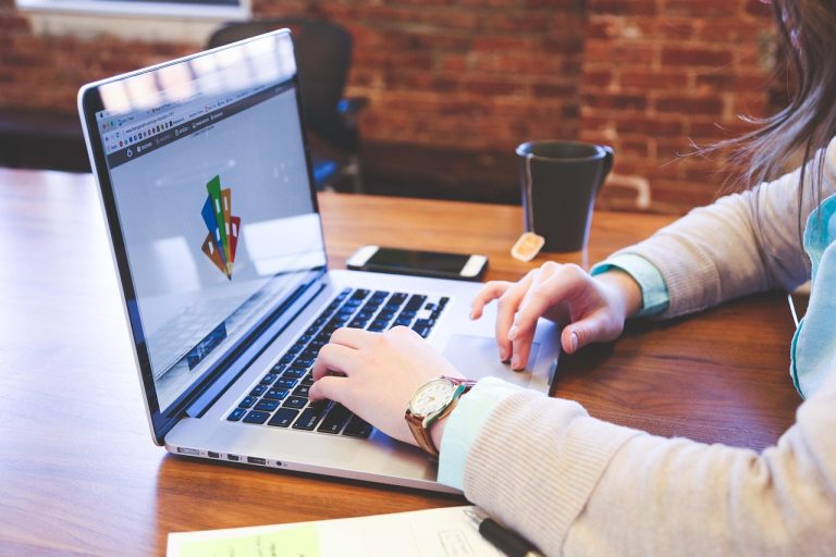 digital marketing laptop